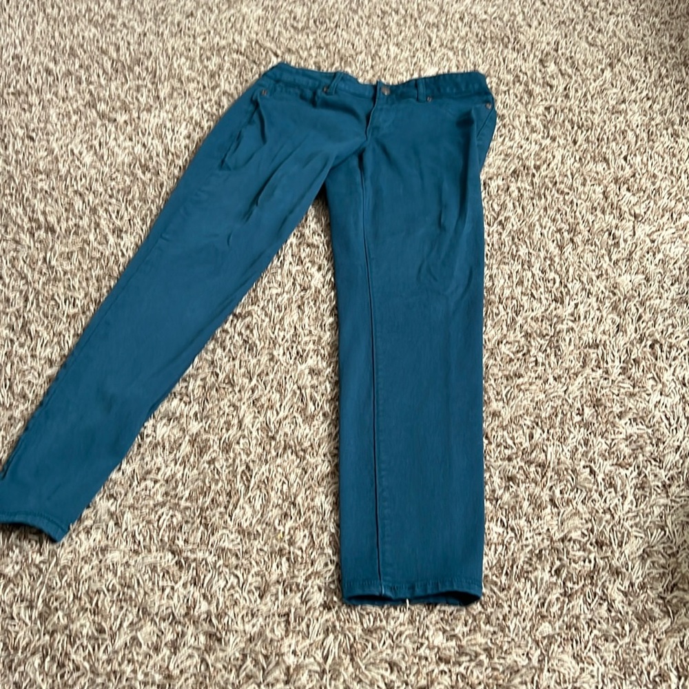 Greenish/ blue. Md Maurice’s colored leggings
